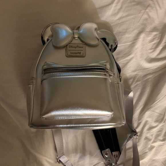 Disney 100th Anniversary Platinum Drip Minnie Mouse Loungefly Backpack - Picture 2 of 8